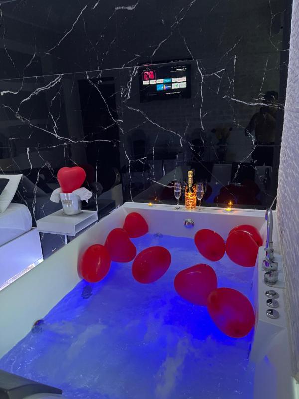 Roma Suite idromassaggio — отель с удобным расположением в Риме
