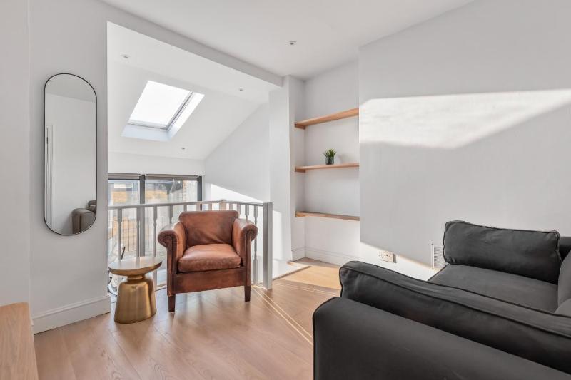 Central London-Modern Contemporary Flat — забронировать отель в Лондоне