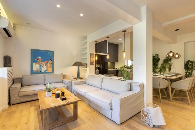 Elegant, Chic, Hip 2 BR w/ forest view in Athens! — отзывы гостей и цены