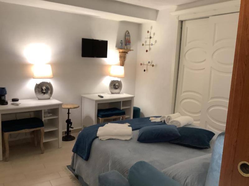 Цены на Tinnyhouse в Неаполе