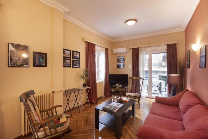 Цены на Prime Location 2 BR APT next to the Acropolis в Афины