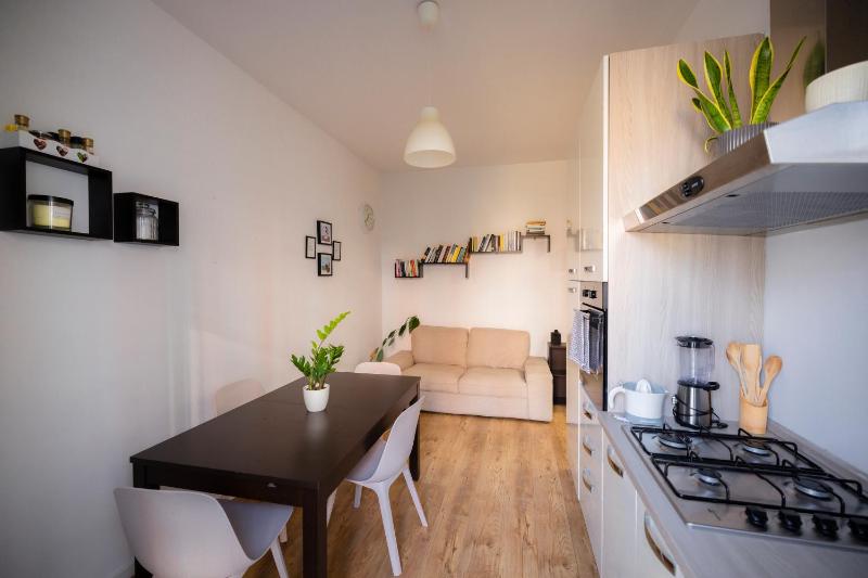 Ampio Bilocale in zona Navigli/Romolo — комфортный отель в Милане