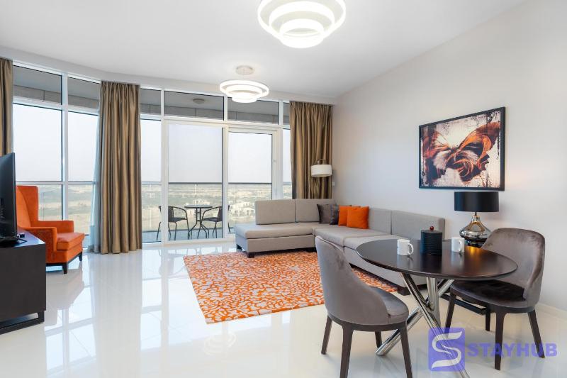 Gorgeous Apt In DAMAC HILLS - Golf View — забронировать отель в Дубае