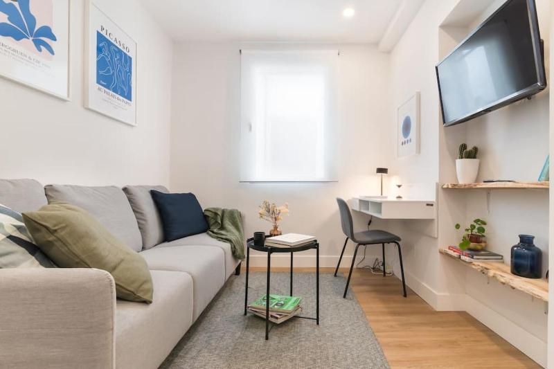 Moderno y Acogedor Apartamento en Atocha 4 PAX A/C — отель с удобным расположением в Мадриде