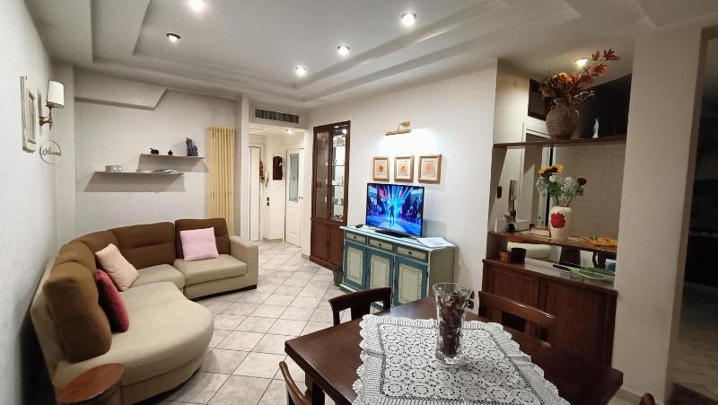 In Rome in an elegant apartment for 4 people, Deluxe with Jacuzzi — отель с удобствами в Риме