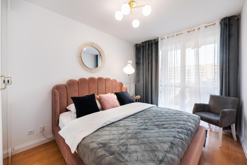 Metro Kondratowicza Velvet Apartment — отзывы гостей и цены