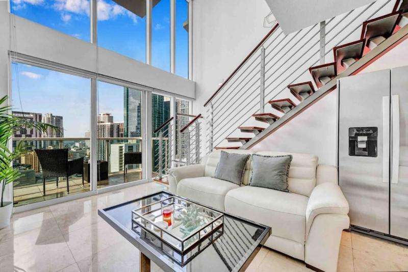 Lovely 1 Bedroom Loft in the Heart of Brickell — комфортный отель в Майами