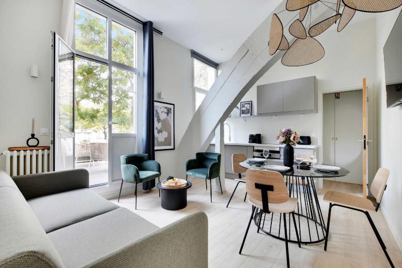 Flat with Terrasse - 1BR-4P - Eiffel Tower — отель с удобным расположением в Париже