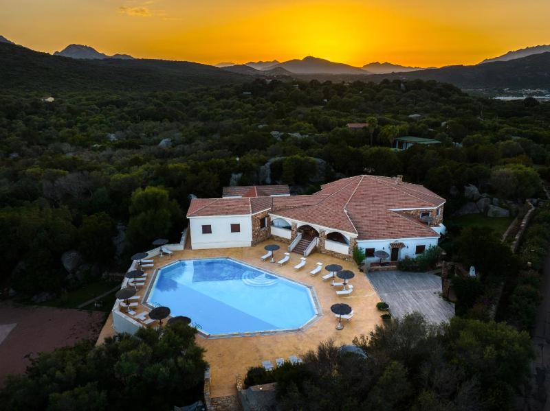 Villa Antonina a Porto Rotondo - Elegante con piscina