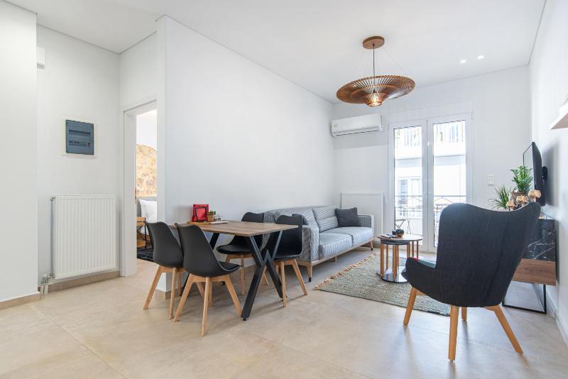 Цены на 2bdroom Plaka Apartment в Афины