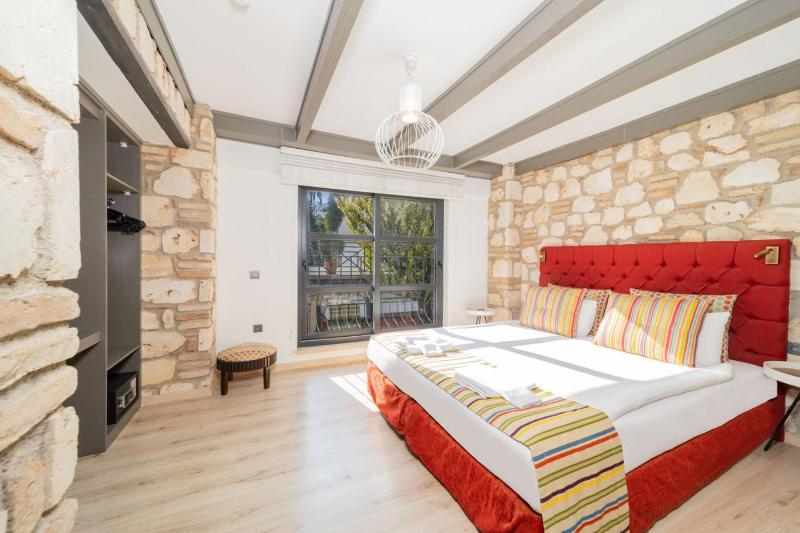 Peaceful Flat near Hadrians Gate — отель с удобным расположением в Анталье