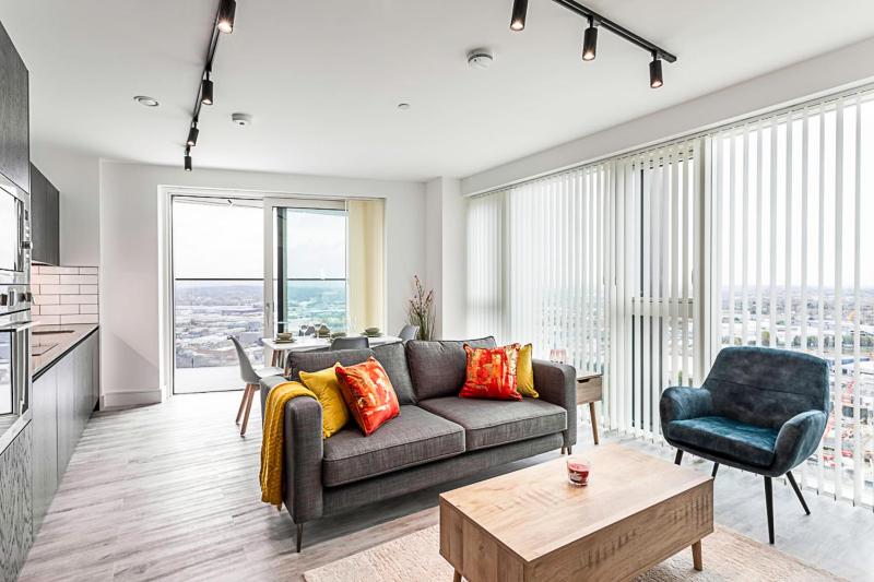 Icon Tower Flat I North Acton — отель с удобным расположением в Лондоне