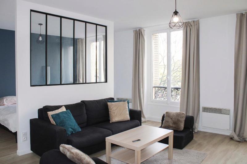 Brand new Parisian nest near the Arc de Triomphe — забронировать отель в Париже