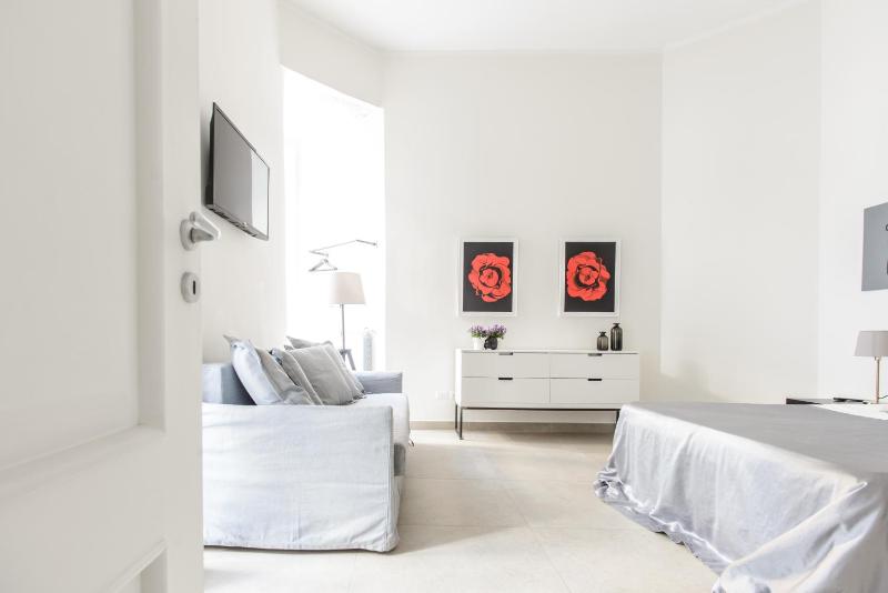 Le Mummarelle Apartments — отель в Неаполе, Италия