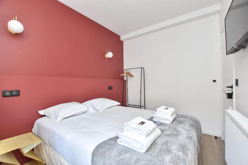 Cosy bedroom - Tour Eiffel Champs de Mars 5A — комфортный отель в Париже