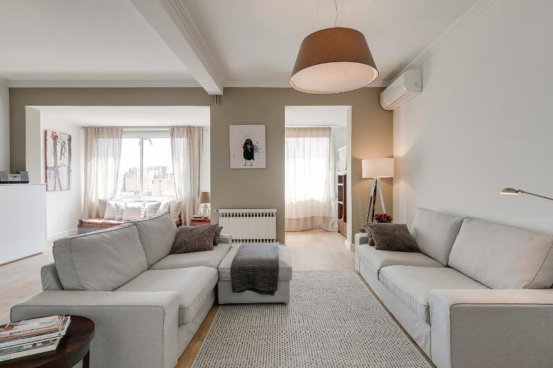 Enjoy Apartments Rafaela — отель с удобствами в Барселоне