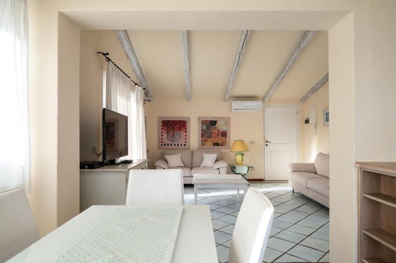Villa Mimosa a Golfo Aranci - Lussuosa villa con piscina
