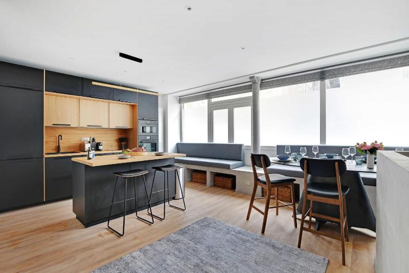 Amazing Apartment 2BR6P - Sacre Coeur Montmartre — отель с удобствами в Париже