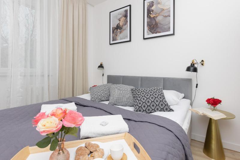 Warsaw Portofino Apartment by Renters — отель с удобствами в Варшаве