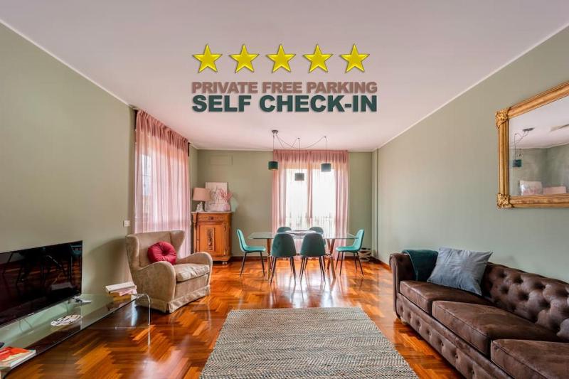 [Navigli-Duomo] Big House with Free Parking • Top! — отель в Милане, Италия