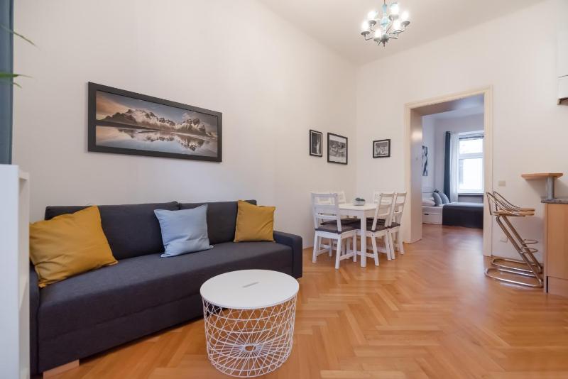 Zentrale Ruhelage im typischen Wiener Altbau — отель с удобствами в вене