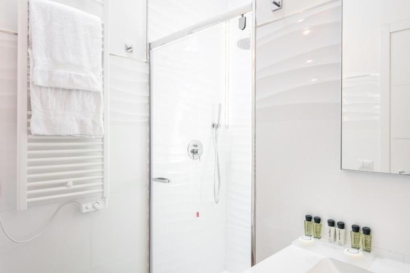 Lungomare Rooms a Olbia - Moderna Guest House Centrale