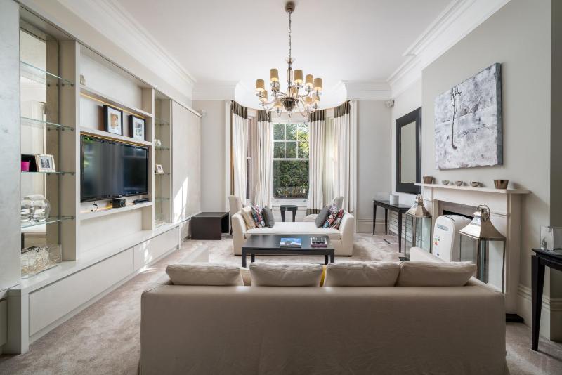 JOIVY Luxury 2-bed flat in Knightsbridge — отель с удобным расположением в Лондоне