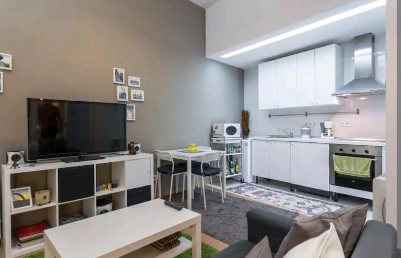 Moderno loft en Puerta de Toledo — забронировать отель в Мадриде