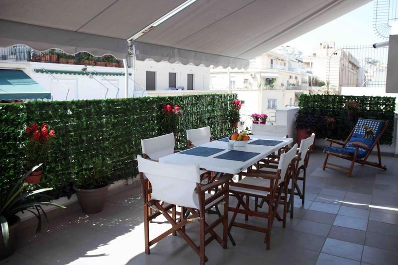 Downtown Athens Penthouse — отель с удобным расположением в Афины