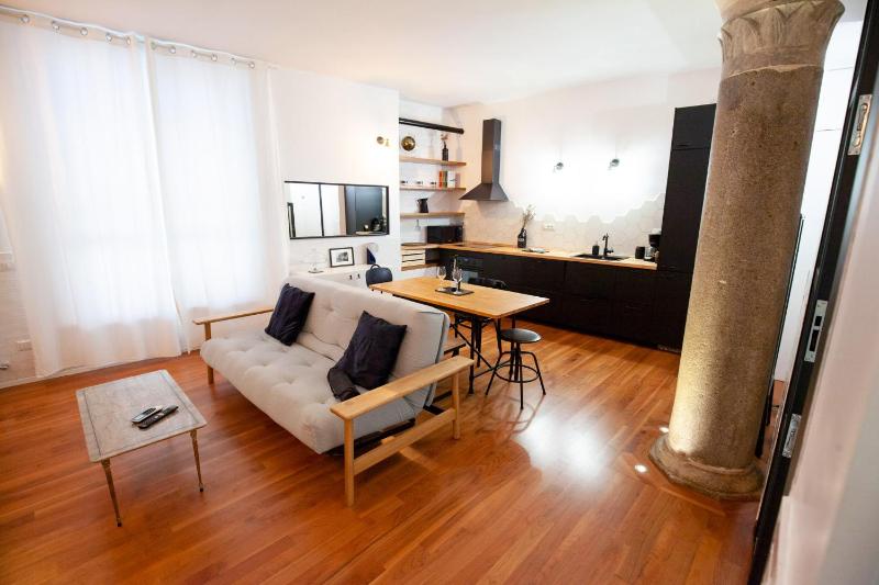 Lovely and modern flat near the Colosseum — отзывы гостей и цены