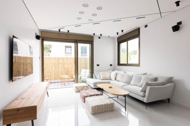 Luxury 2BR In Flea Market By Holiday Rentals — забронировать отель в Тель-Авиве