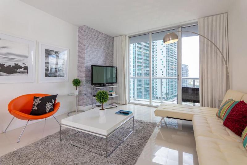 Deluxe Brickell Suite w pool gym City views — отель с удобствами в Майами