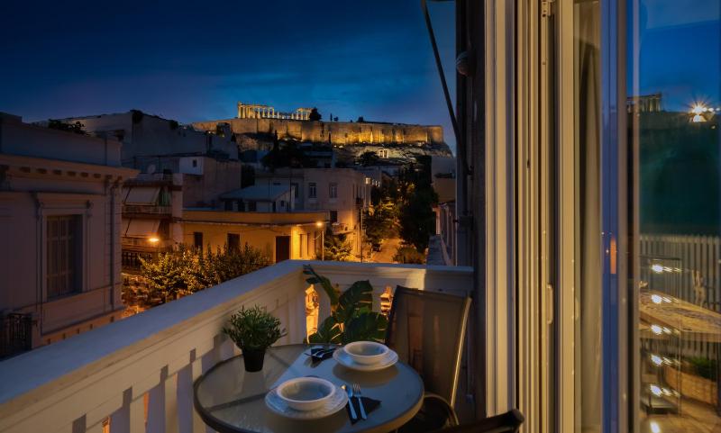 Acropolis apartment with a unique view 2 — отель в Афины, Греция