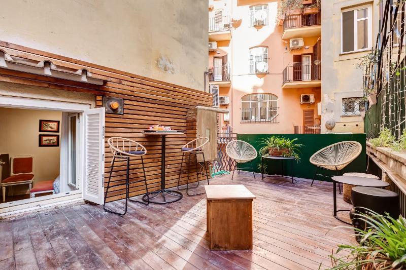 VIVILO COLLECTION - Spanish Steps Macelli Apt with private terrace — отель в Риме, Италия