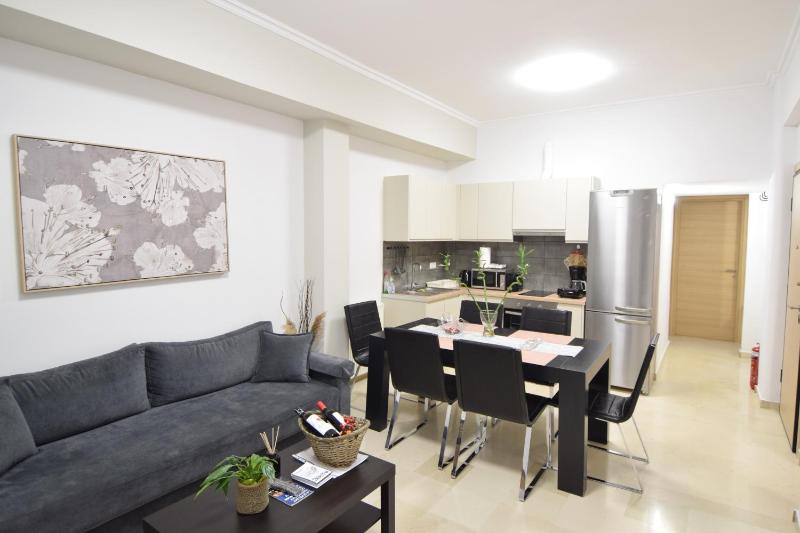 Цены на Acropolis super cosy apartment в Афины