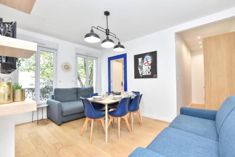 Цены на Cosy 1BR - Place Saint Fargeau в Париже