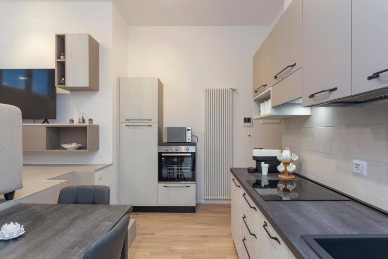 I Host Apartment - Val Strona 6 — забронировать отель в Милане