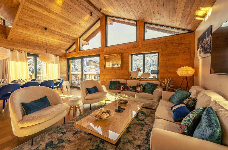 Цены на Les Clarines D'Or,Villa avec Piscine,Jacuzzi et Sauna , Aux pieds des Pistes de Ski , pour 12 personnes в Куршевеле