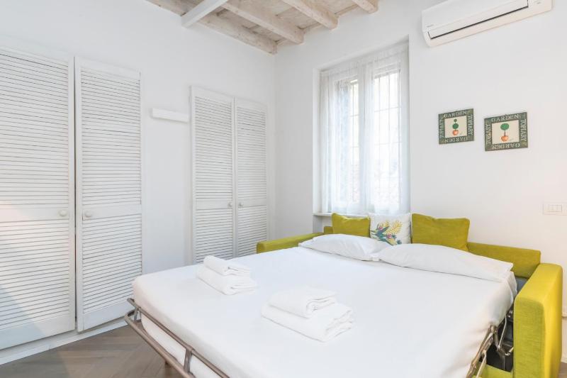 Цены на I Host Apartment - Alzaia Pavese 6 в Милане
