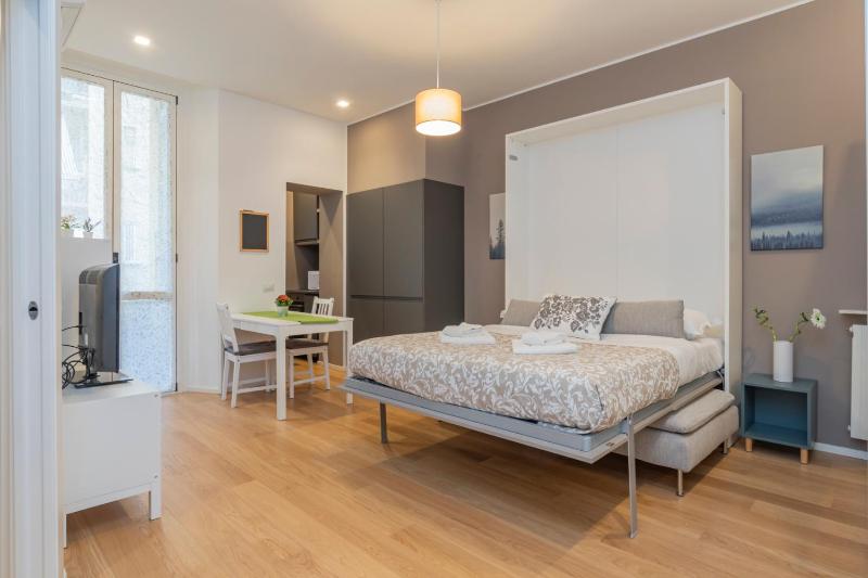 I Host Apartment - Gallarate Street — отель с удобным расположением в Милане