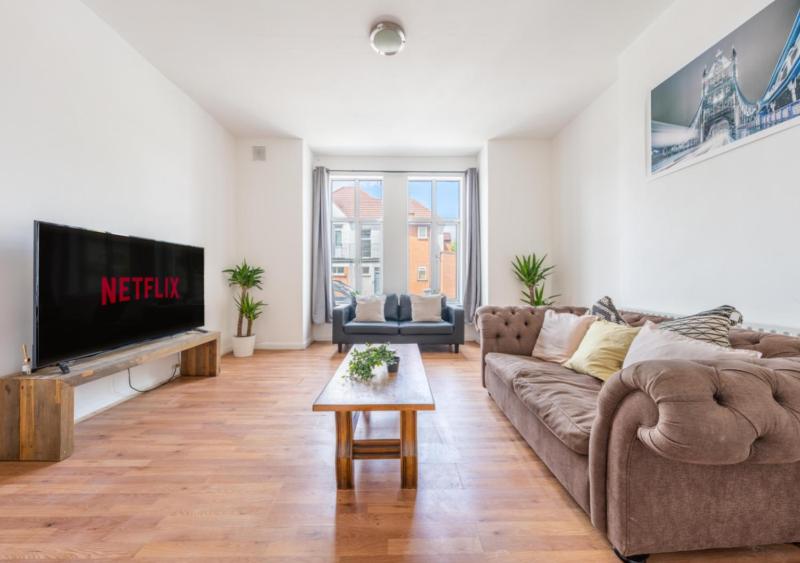 Spacious Cricklewood Apartment sleeps 4 — комфортный отель в Лондоне