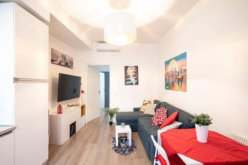 [Duomo 10 min] Cozy suite Netflix + Wifi — забронировать отель в Милане