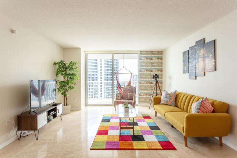 Ocean and City Views Lux Brickell Condo Sleeps, 4 King Bd — забронировать отель в Майами