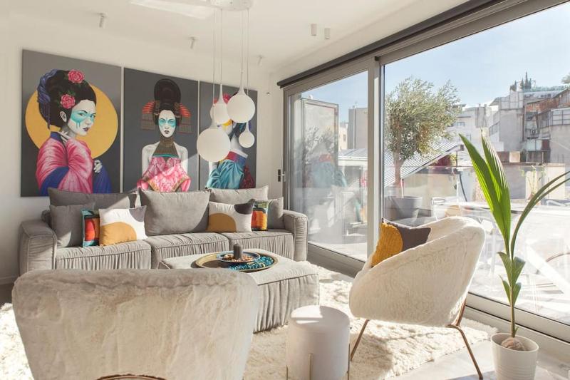Luxury Acropolis View Apartment-Living Stone Black Pearl — забронировать отель в Афины