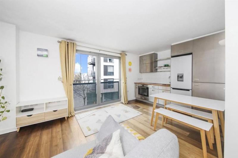 Central Zone 2 Modern Apartment — отель с удобным расположением в Лондоне