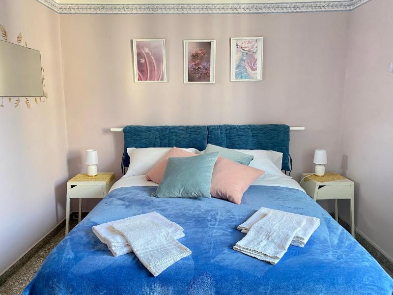 DREAMS IN ROME - COLOSSEUM APARTMENT — отель с удобным расположением в Риме