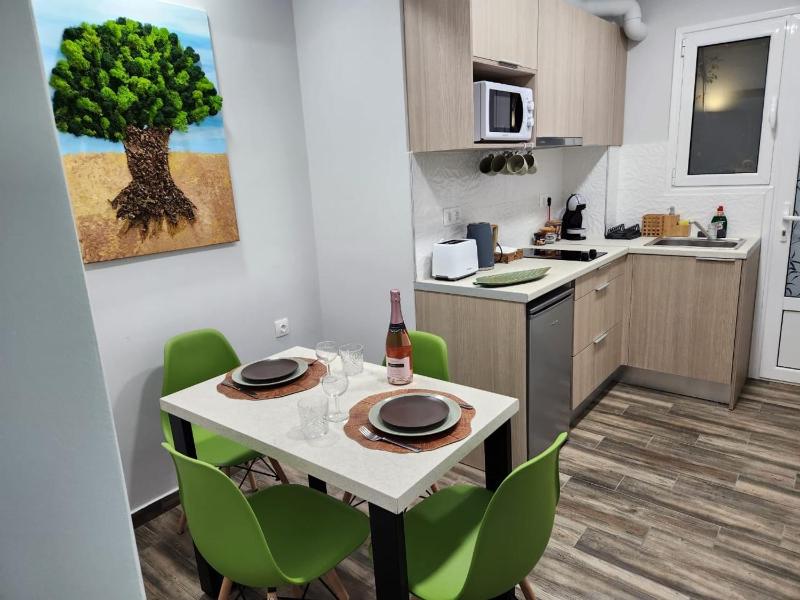 Cozy Apartment Metaxourgeio greendom — отель с удобным расположением в Афины