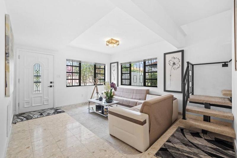 Little Havana Retreat - Newly remodeled Villa by Loan Depot Stadium! — отель с удобным расположением в Майами