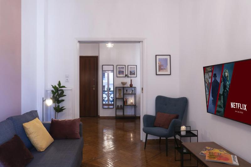 Rare 1BR APT, next to the new Goulandris Museum — забронировать отель в Афины