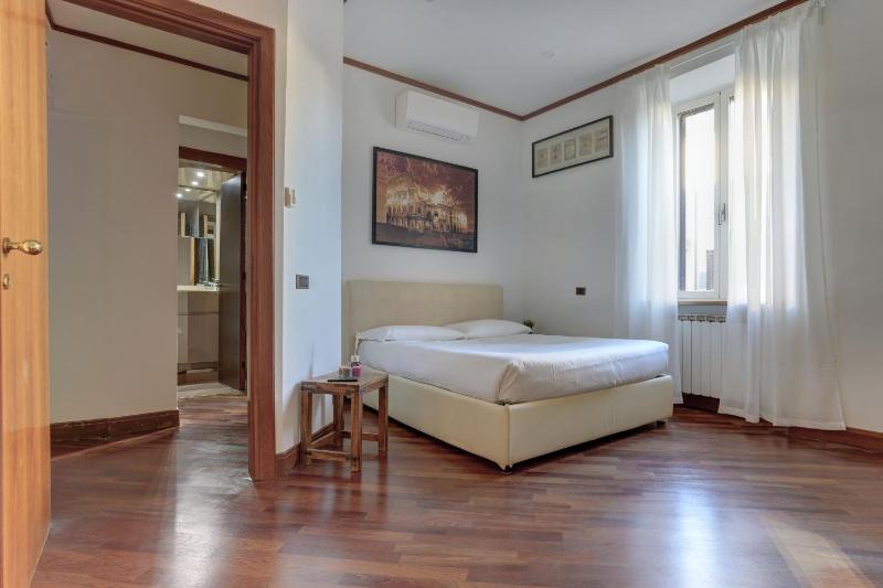 Цены на CAPO D'AFRICA 48 - HOME AND MORE в Риме